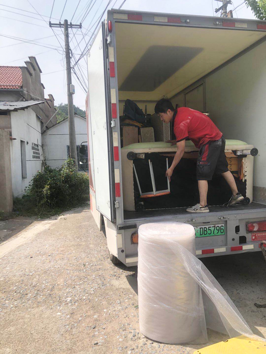 從現(xiàn)場(chǎng)看專業(yè) 易豐物流與搬家企業(yè)的全方位服務(wù)解析